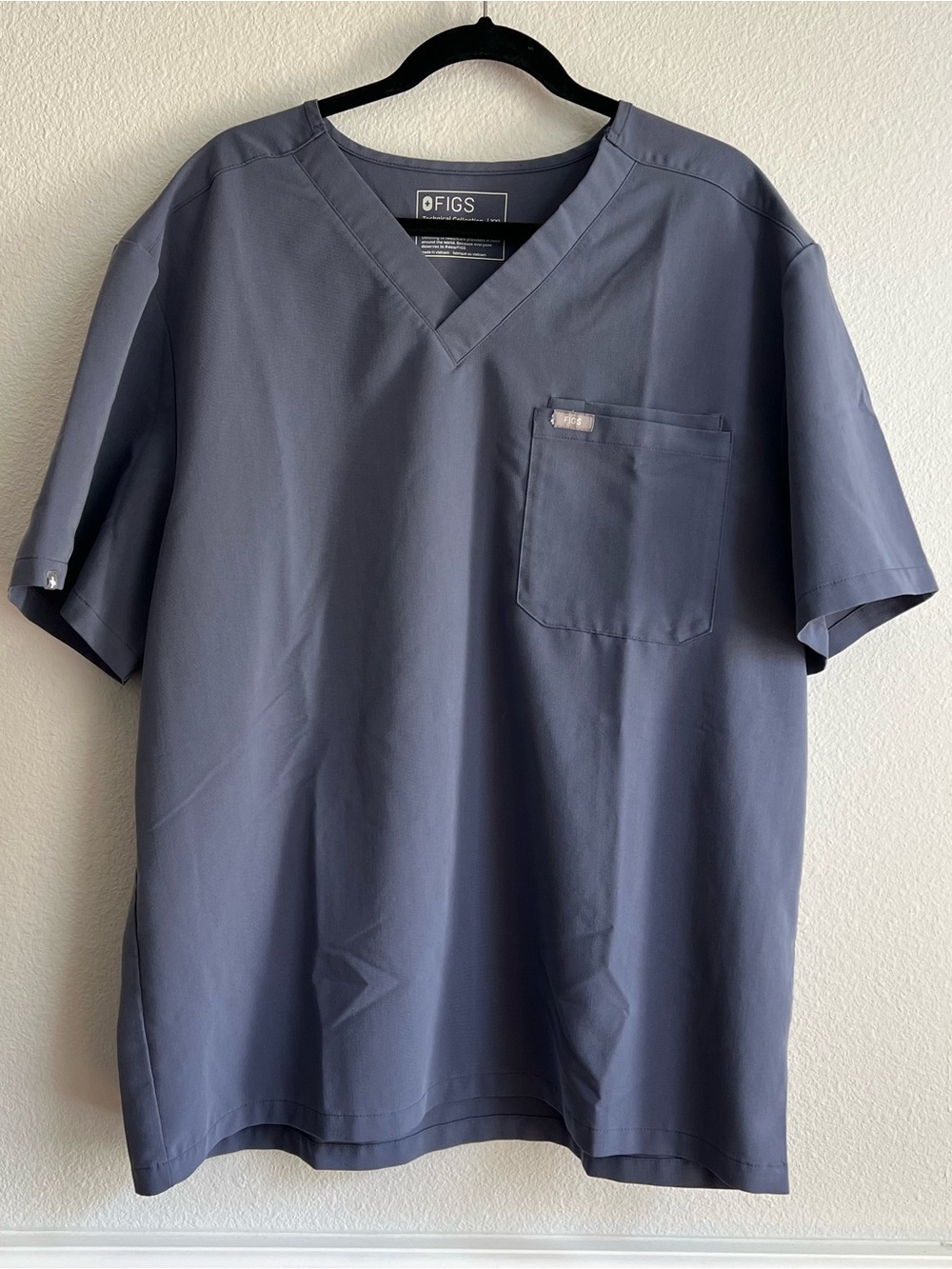 FIGS Technical Collection Leon Men’s Scrub Top